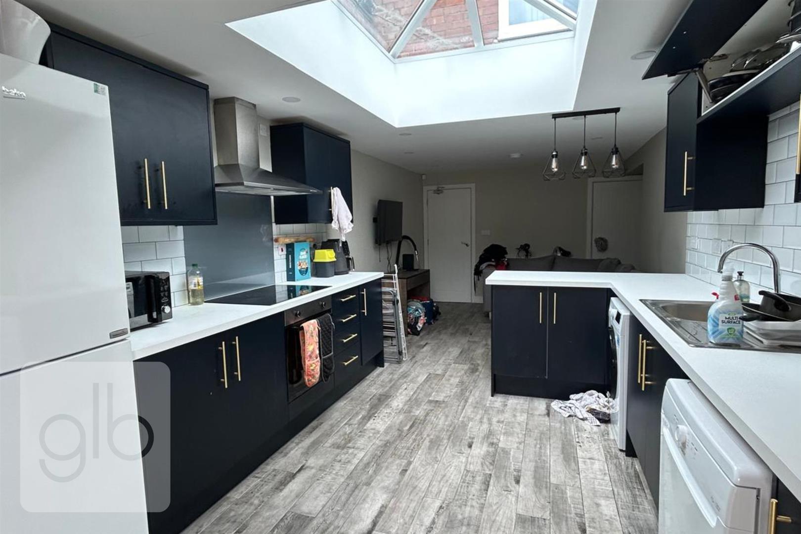 Room Carmelite Road in Coventry