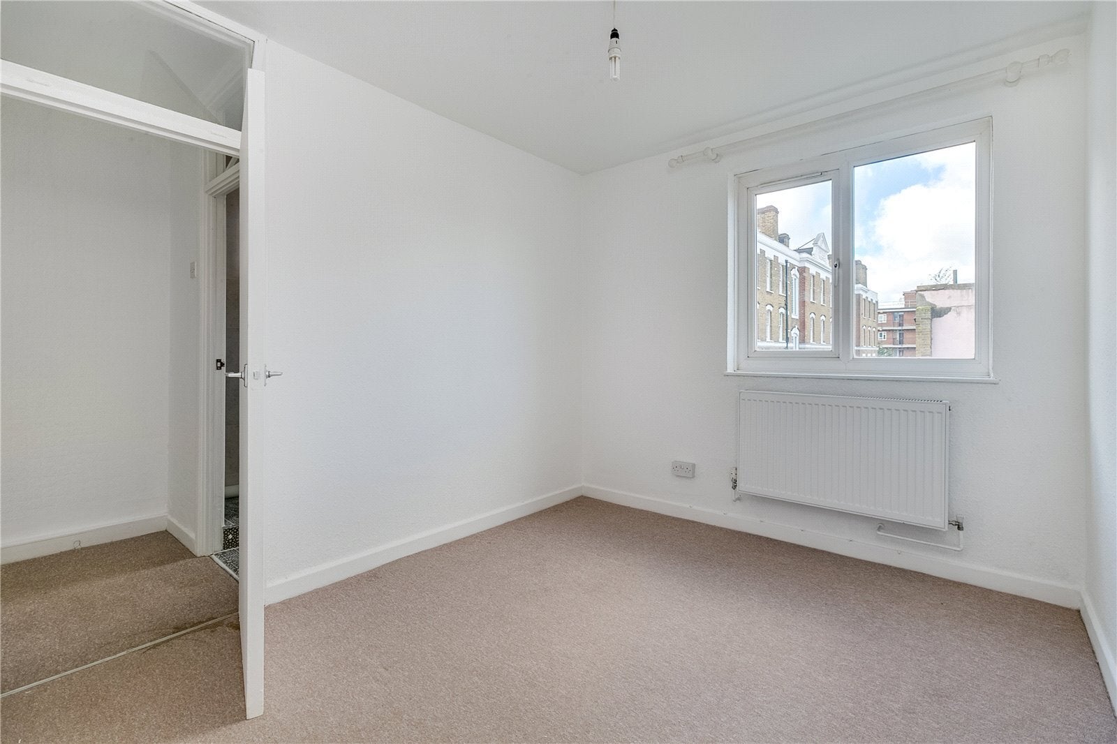 Flat Fanshaw Street in Greater London