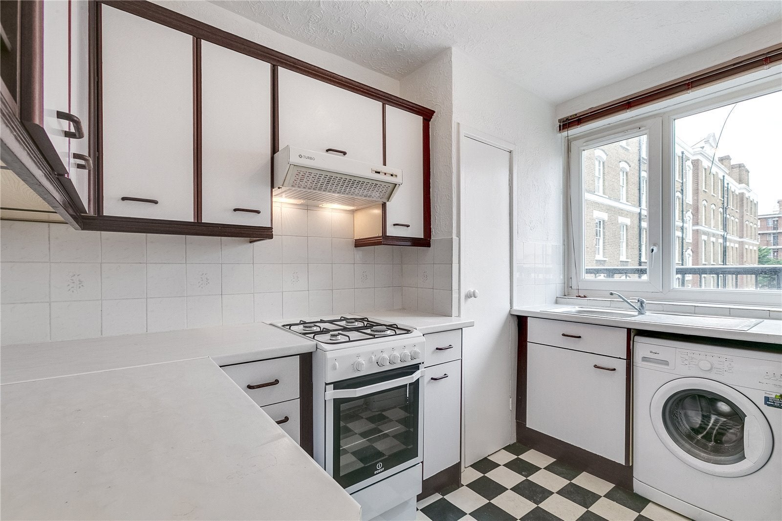 Flat Fanshaw Street in Greater London