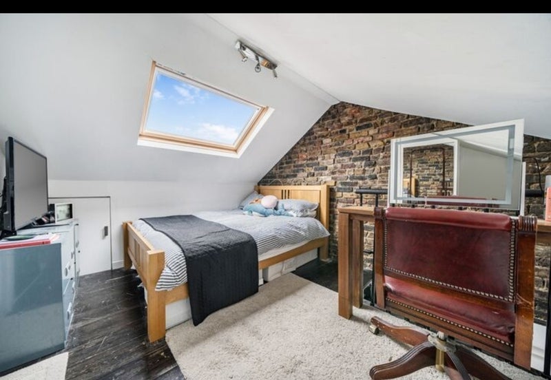 Room Larcom Street in Greater London