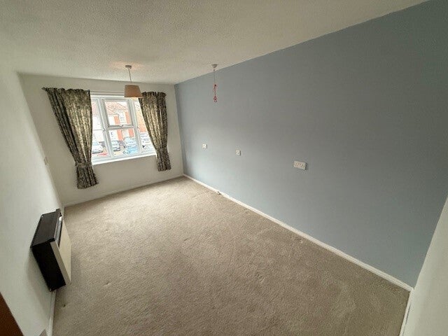 Flat Cobden Avenue in Peterborough