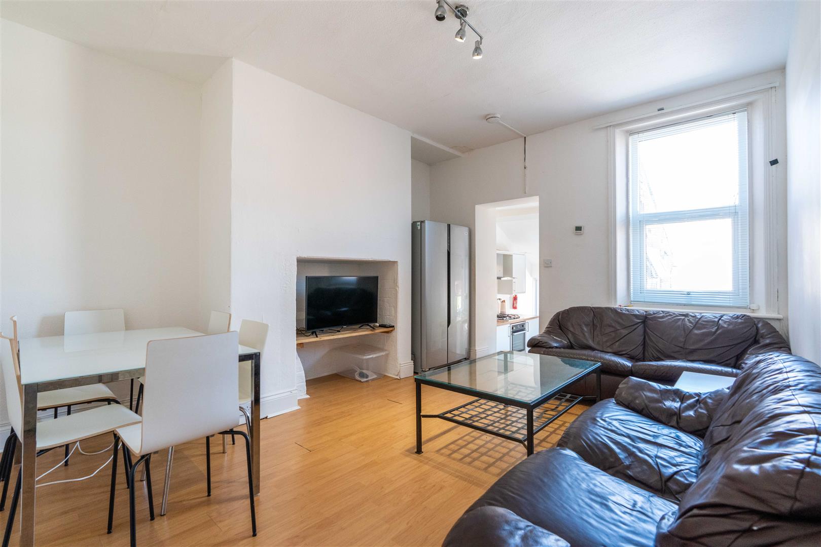 Flat Dinsdale Road in Newcastle upon Tyne