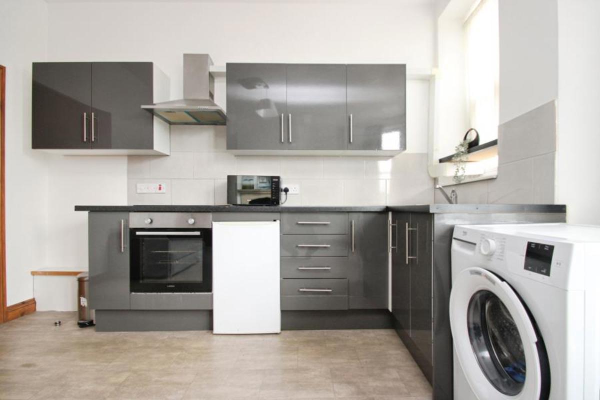 Flat Knowle Road in Bristol