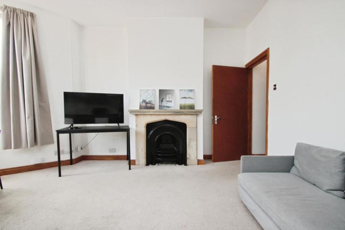 Flat Knowle Road in Bristol