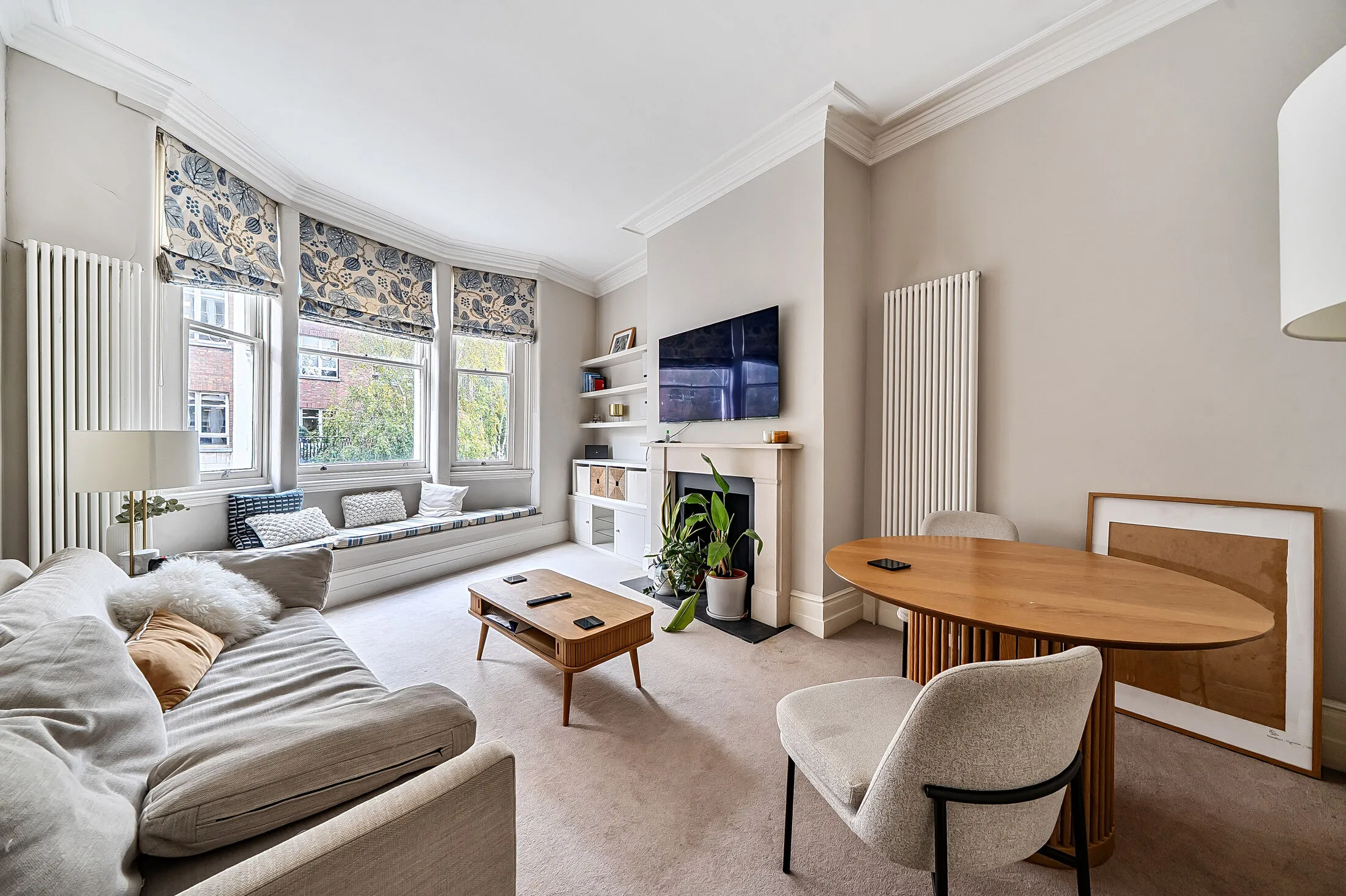 Flat Vauxhall Bridge Road in City of Westminster