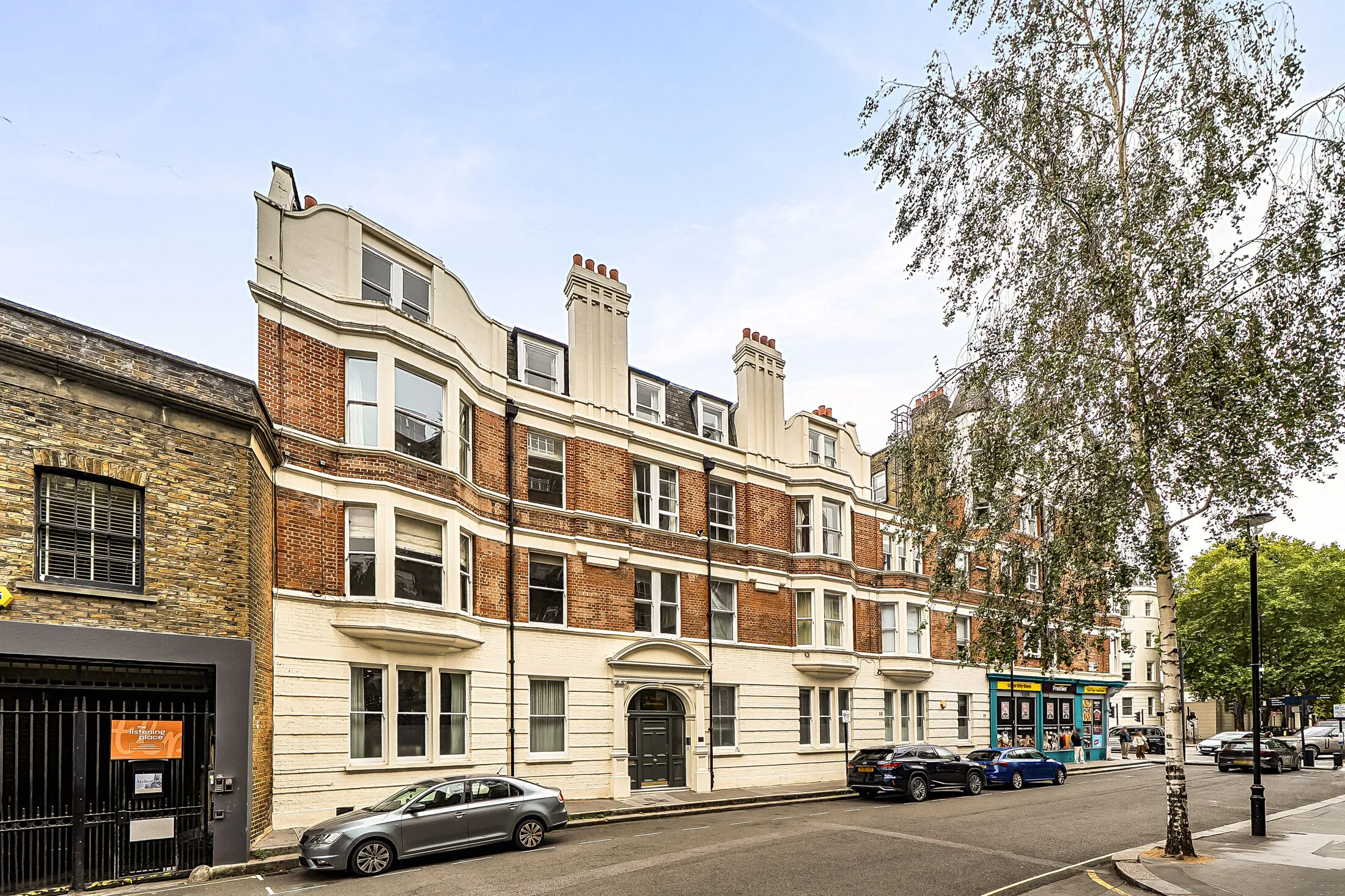 Flat Vauxhall Bridge Road in City of Westminster