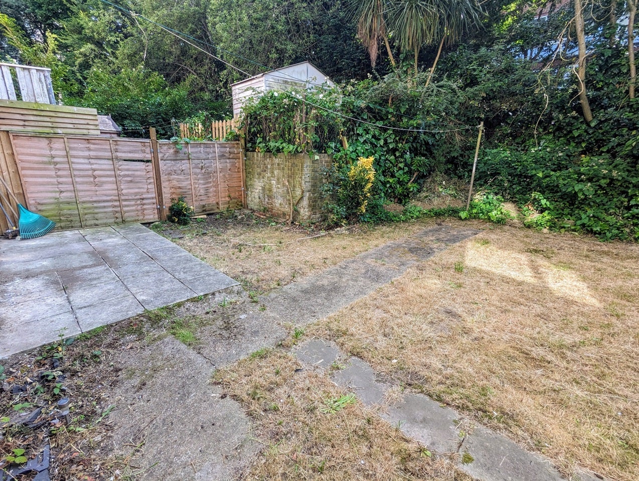 House Petersfield Rise in Greater London