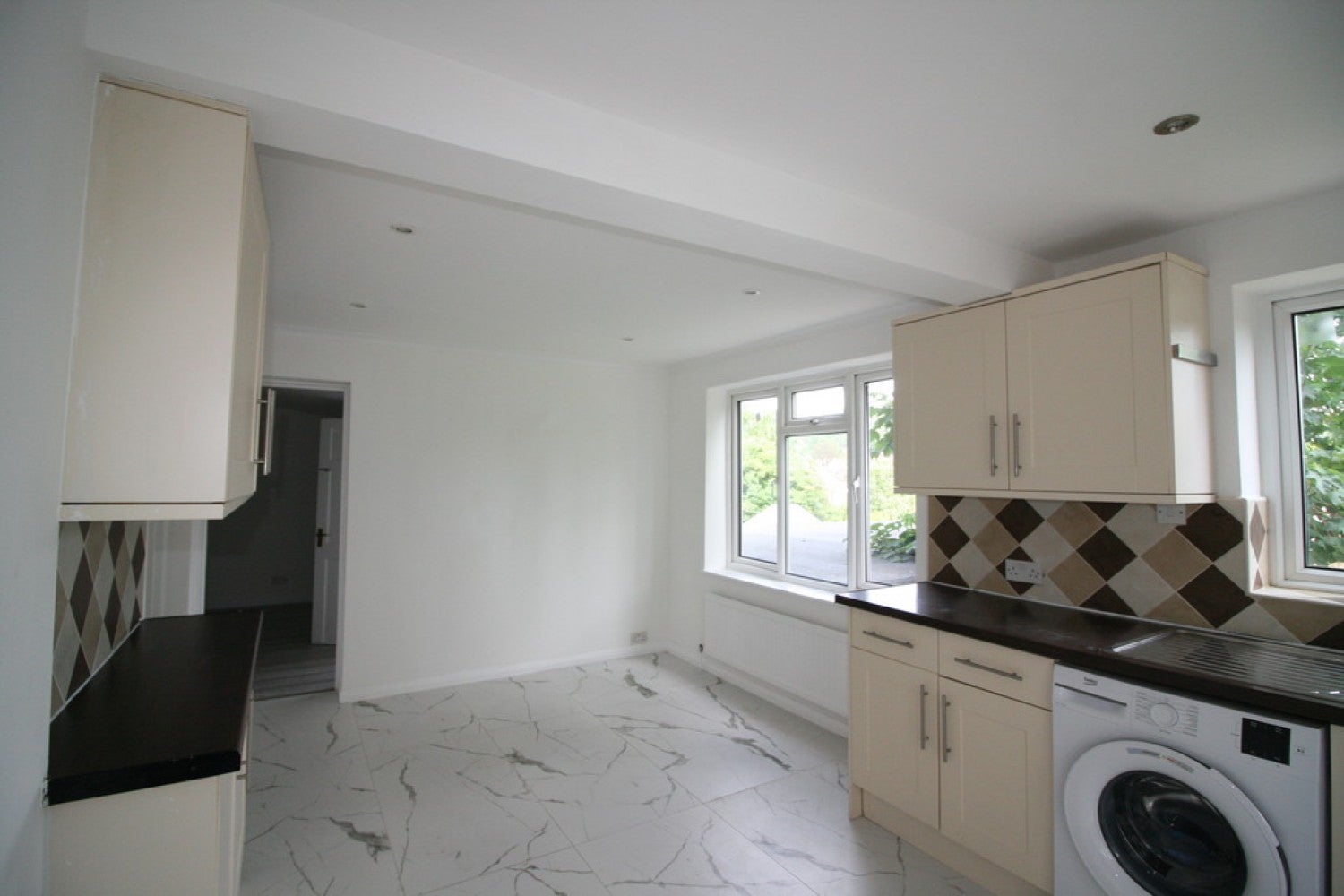 House Earlsbrook Road in Reigate and Banstead