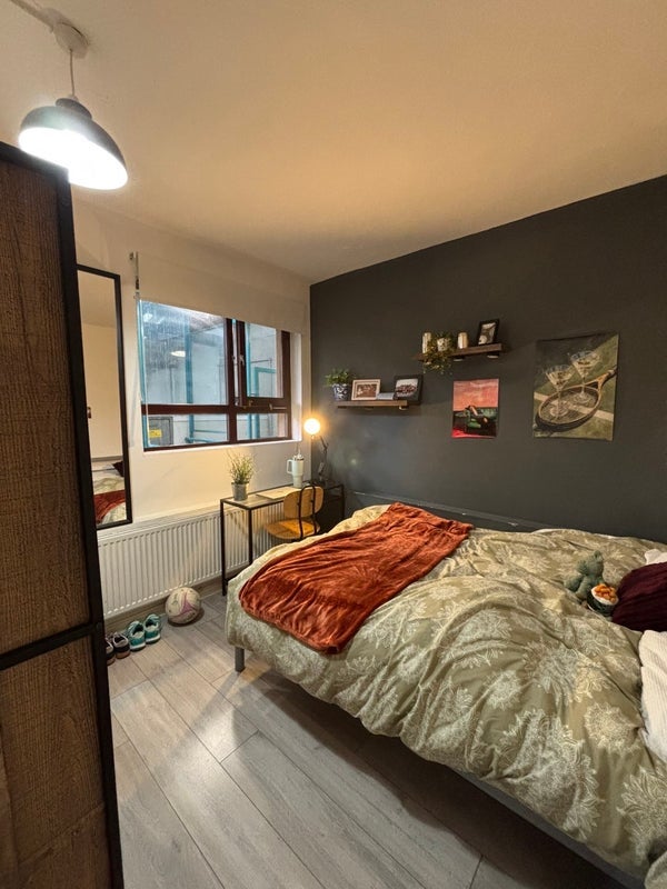 Room Harrison Street in Greater London