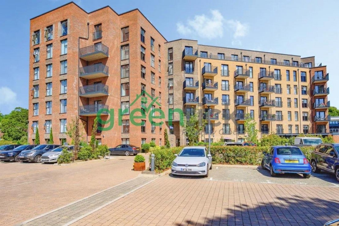 Flat Dacorum Way in Dacorum