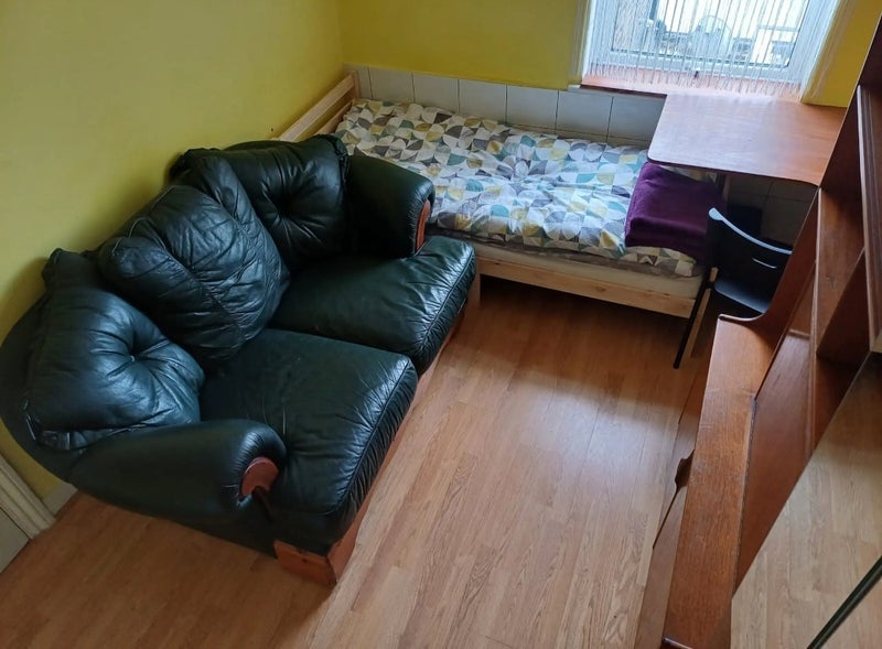 Room Wilson Road in Greater London