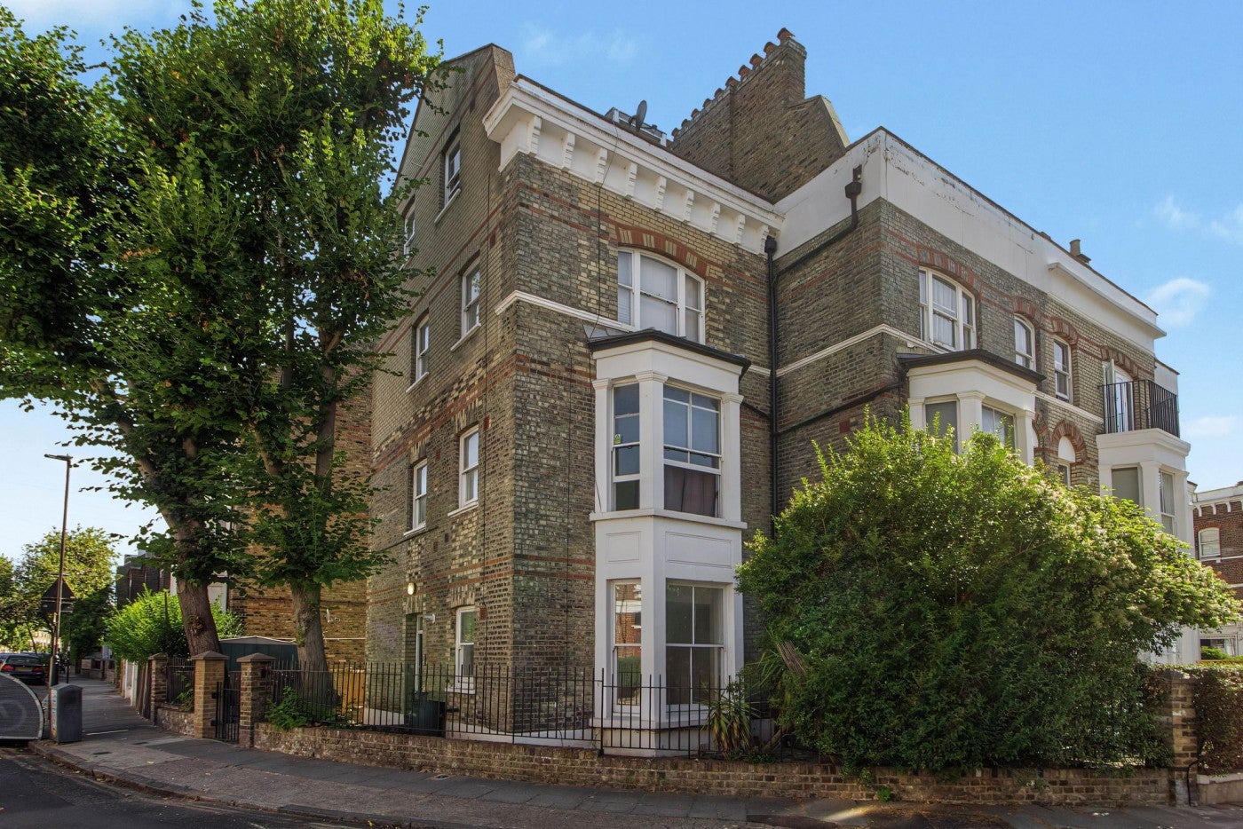 Flat Marlborough Road in Greater London