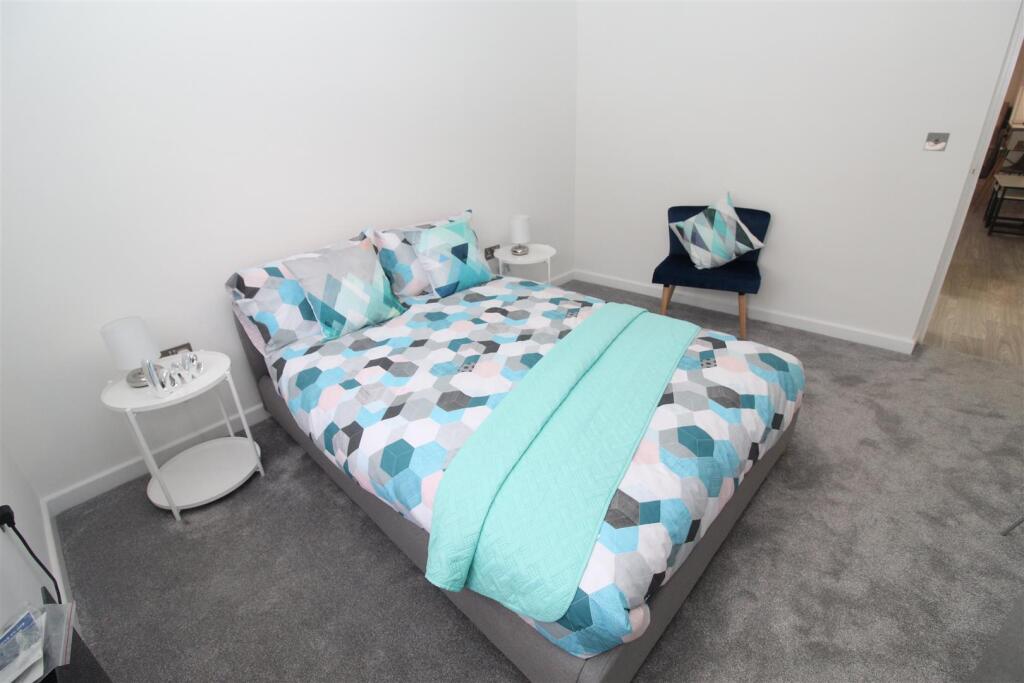 Flat Connaught Road in Cardiff