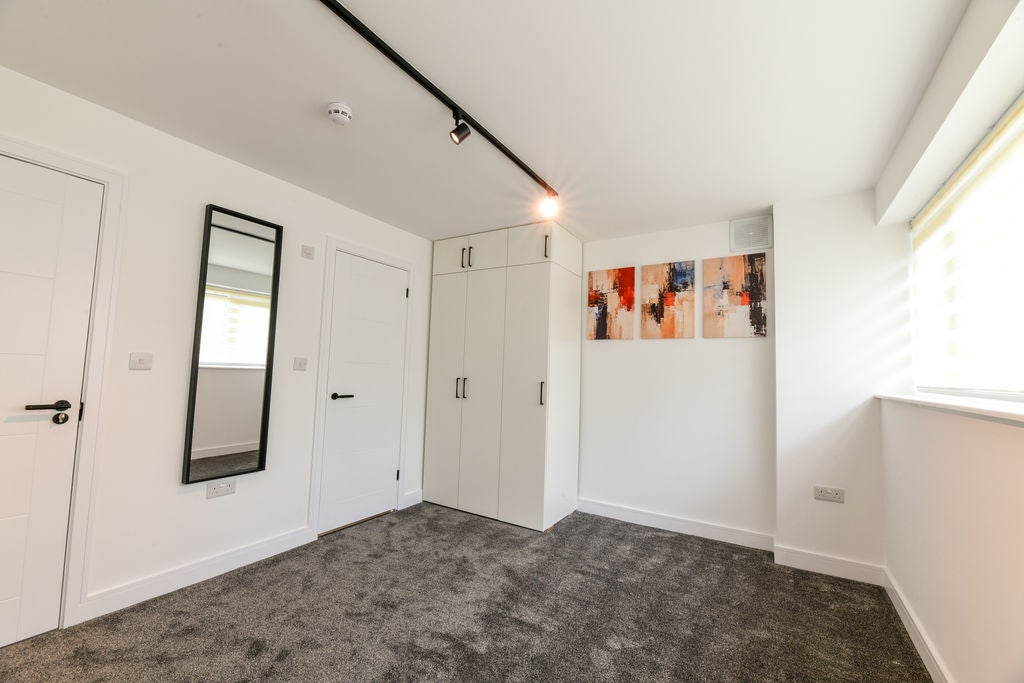 Room Albert Drive in Greater London