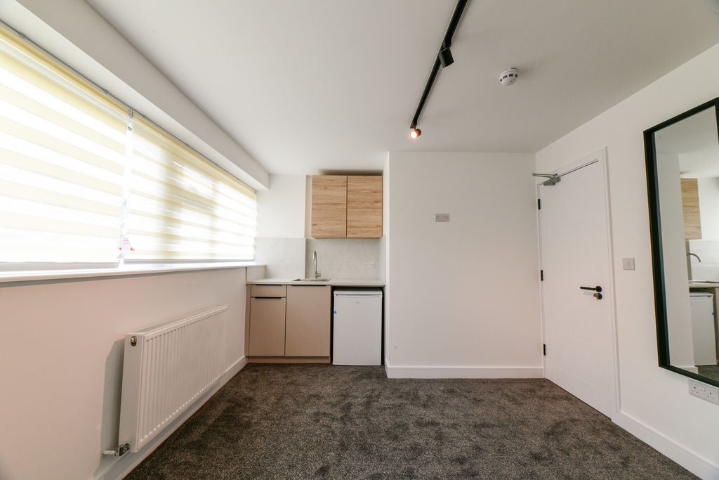 Room Albert Drive in Greater London