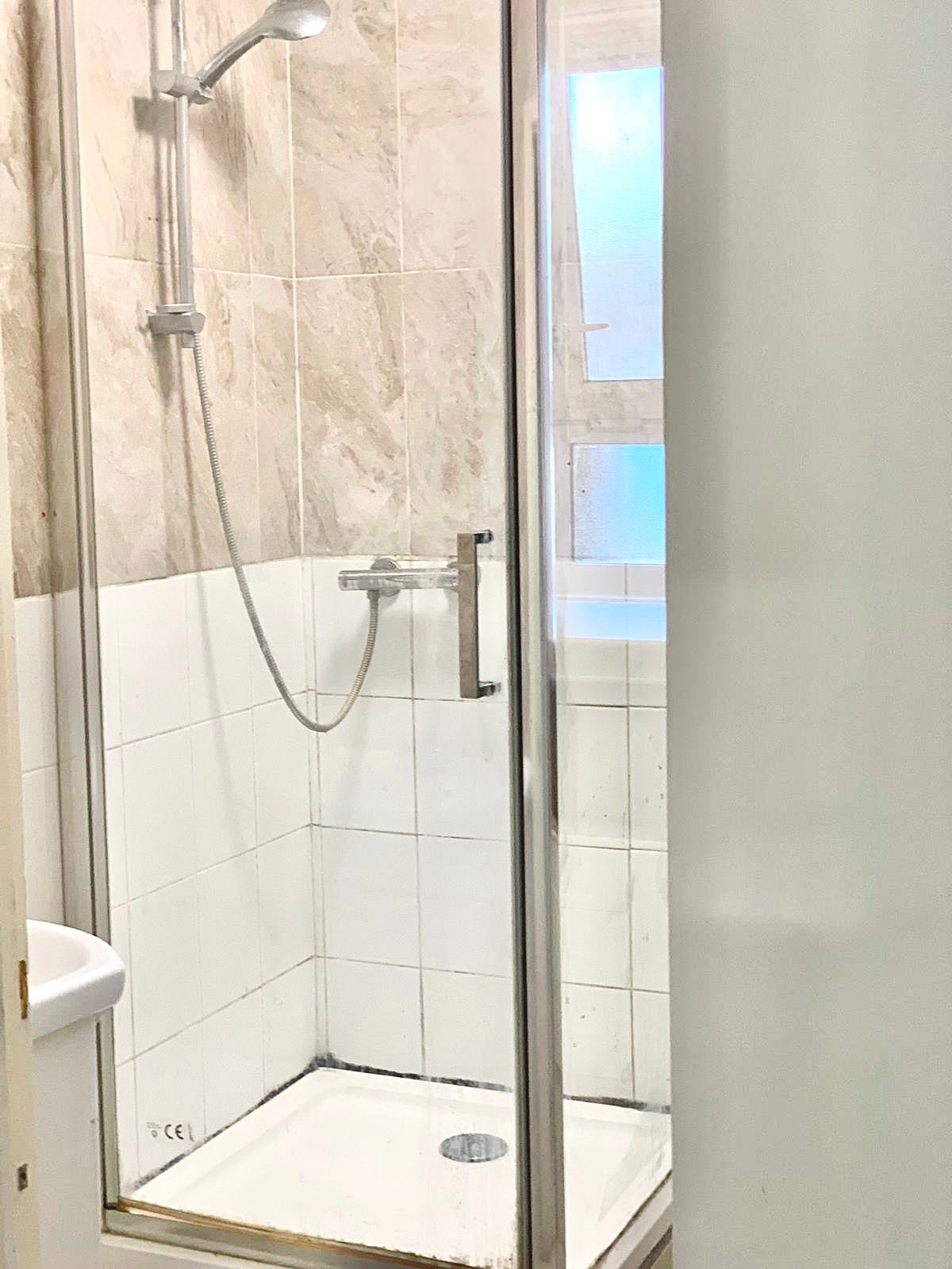 Flat Mackenzie Close in Greater London