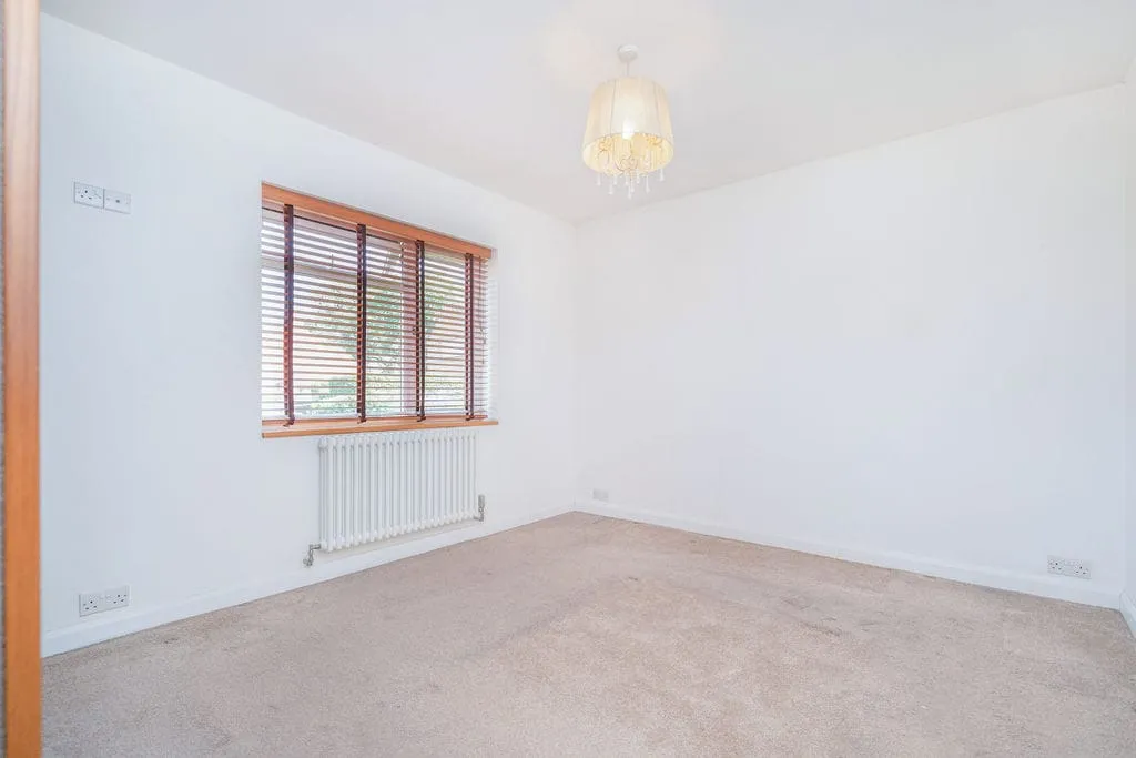 Flat Anslow Gardens in Iver