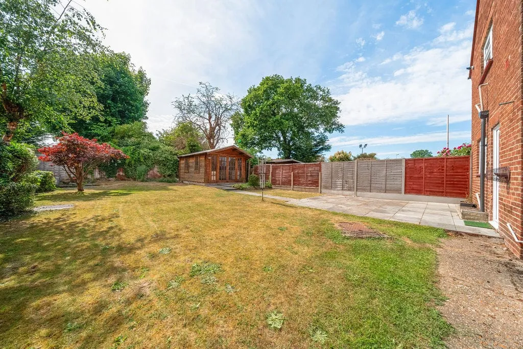 Flat Anslow Gardens in Iver