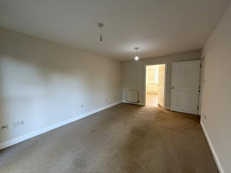 Flat Cobham Green in Warwick