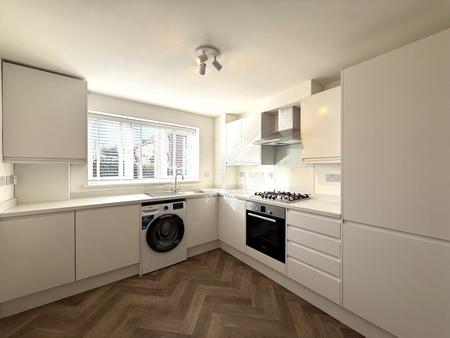 Flat Cobham Green in Warwick