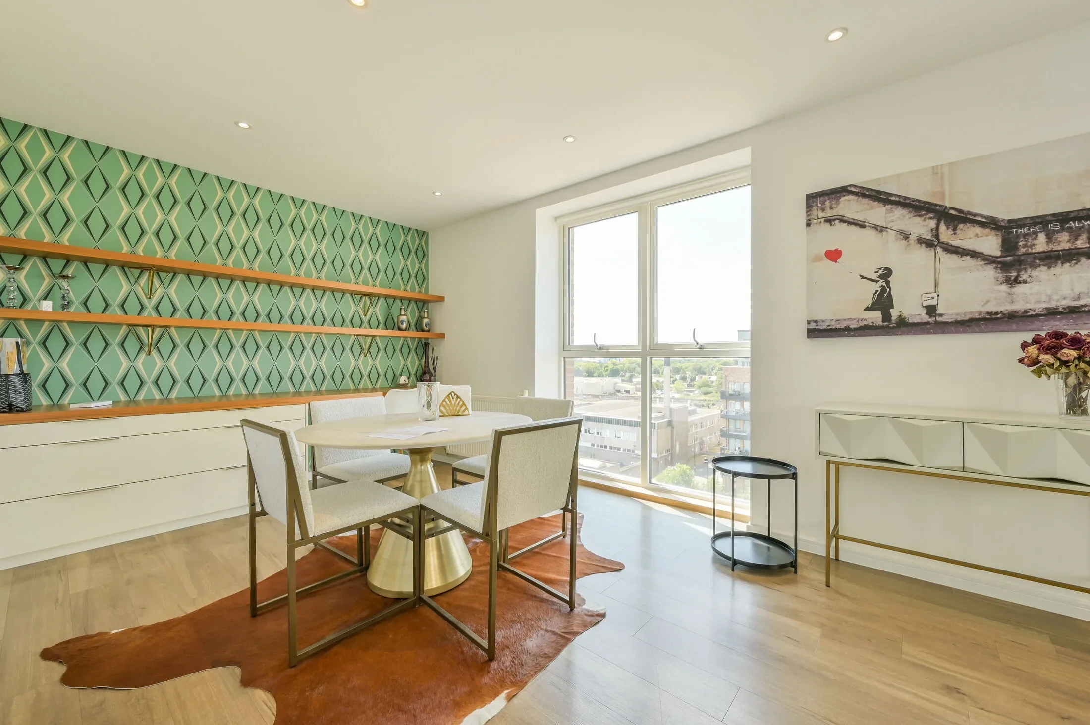 Flat Bollo Bridge Road in Greater London