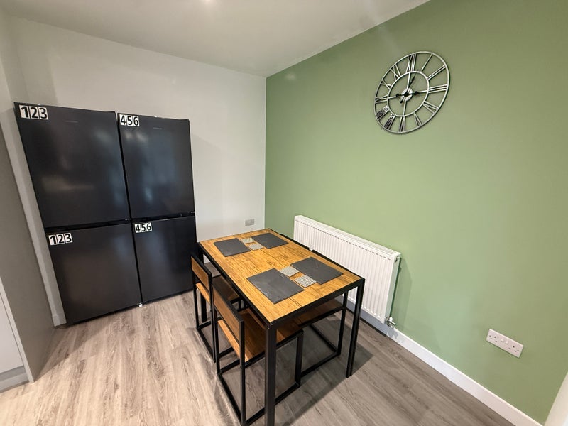 Room Foxlydiate Crescent in Redditch