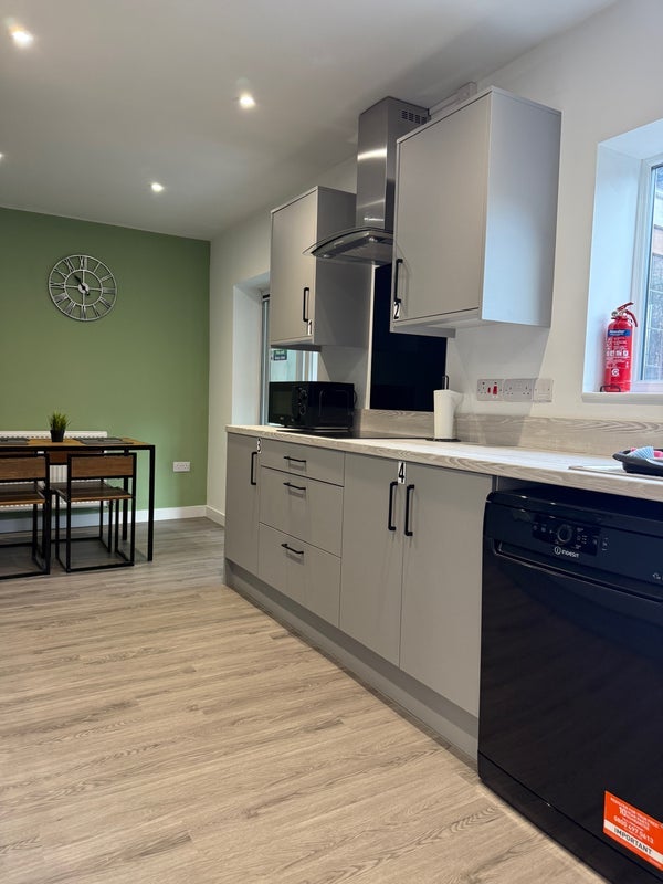 Room Foxlydiate Crescent in Redditch