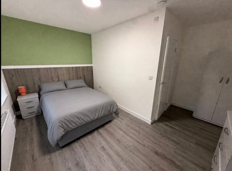 Room Foxlydiate Crescent in Redditch