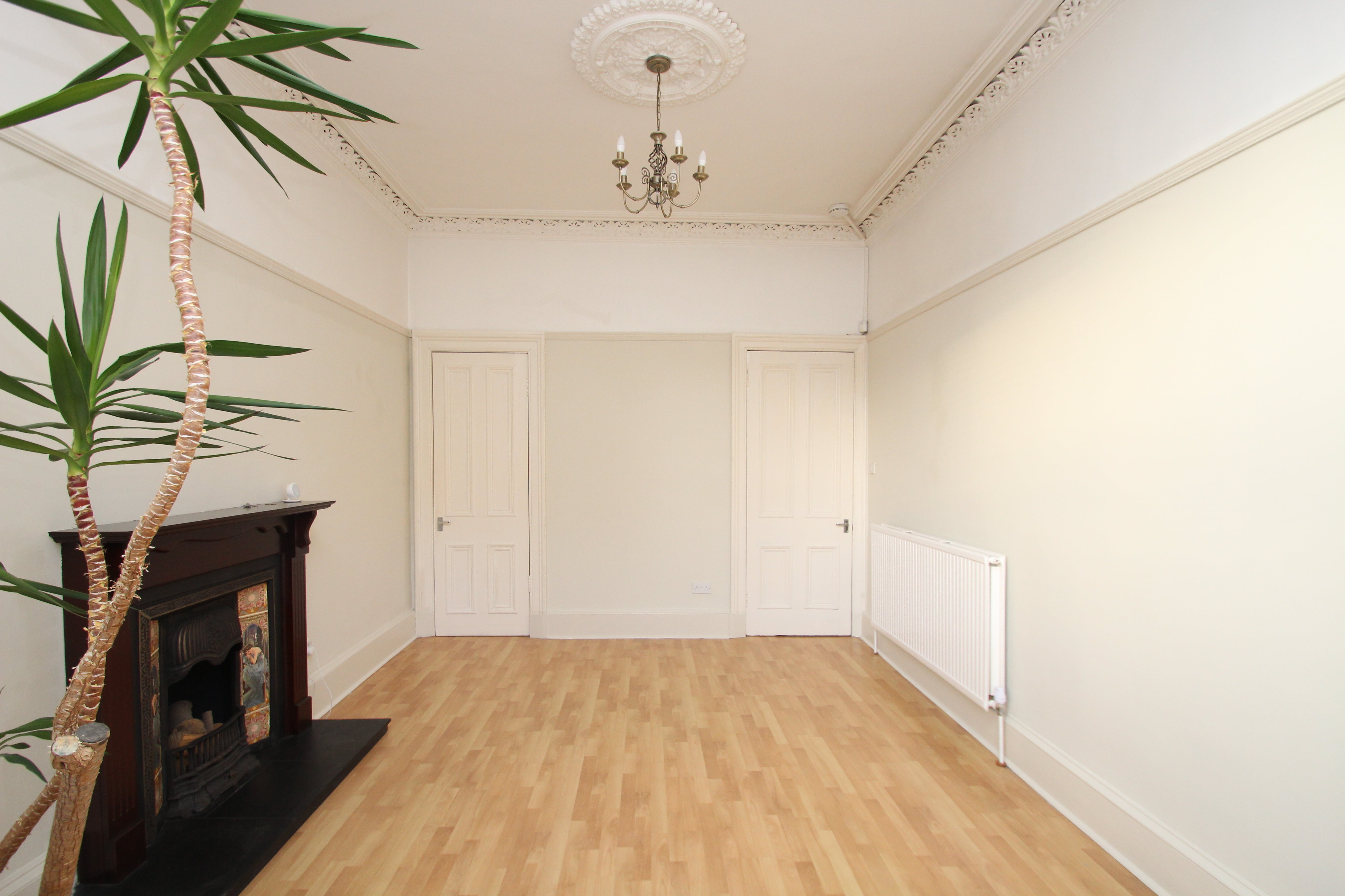 Flat Fergus Drive in Glasgow