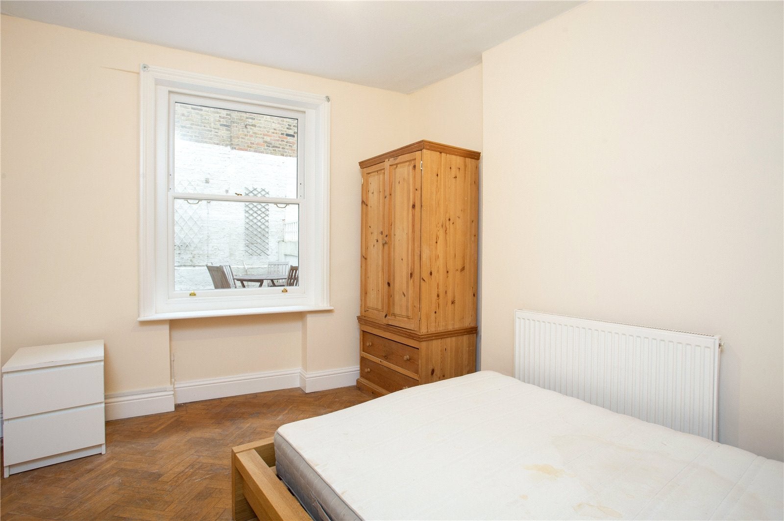 Flat Musgrave Crescent in Greater London