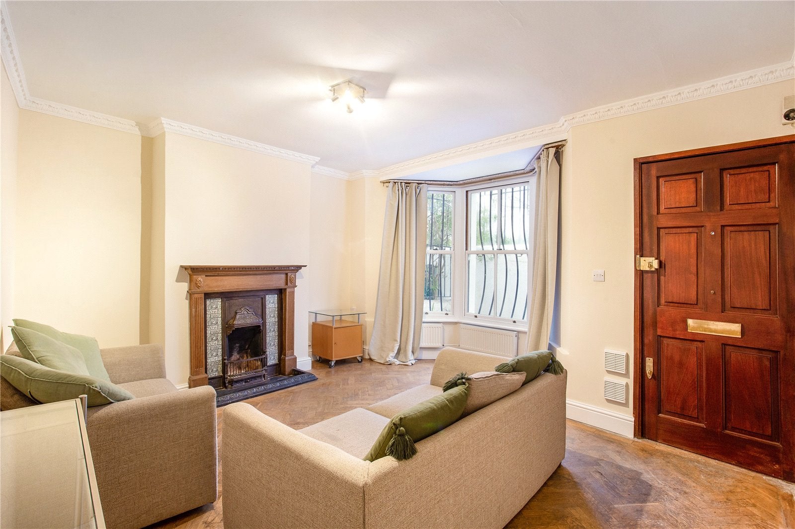 Flat Musgrave Crescent in Greater London