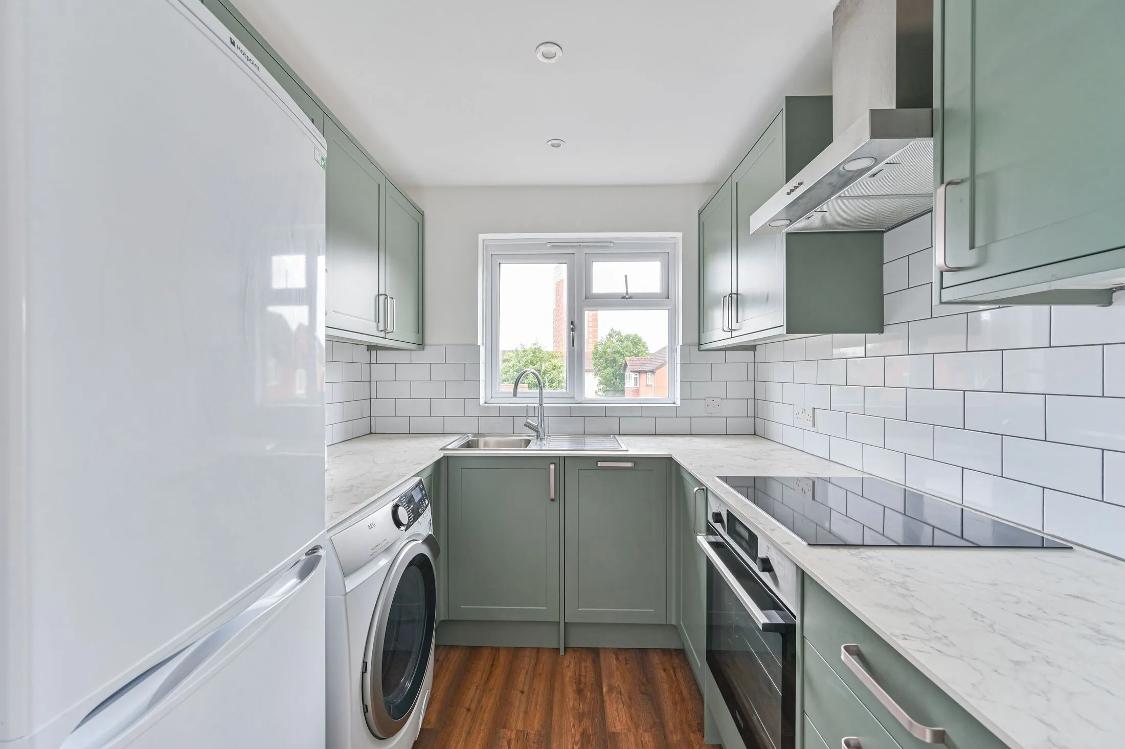 Flat Sterling Gardens in Greater London