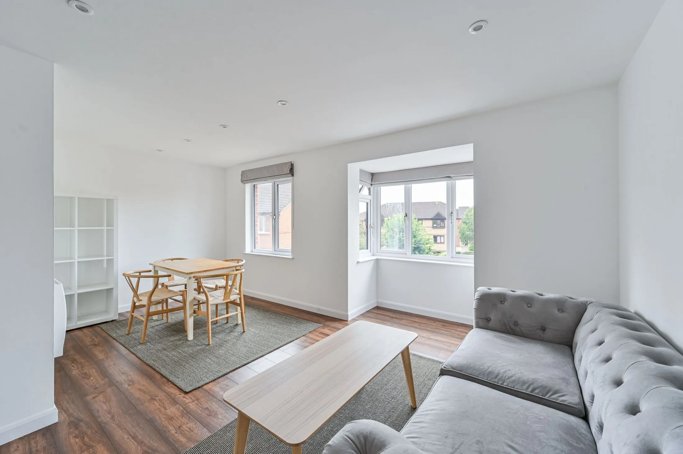 Flat Sterling Gardens in Greater London
