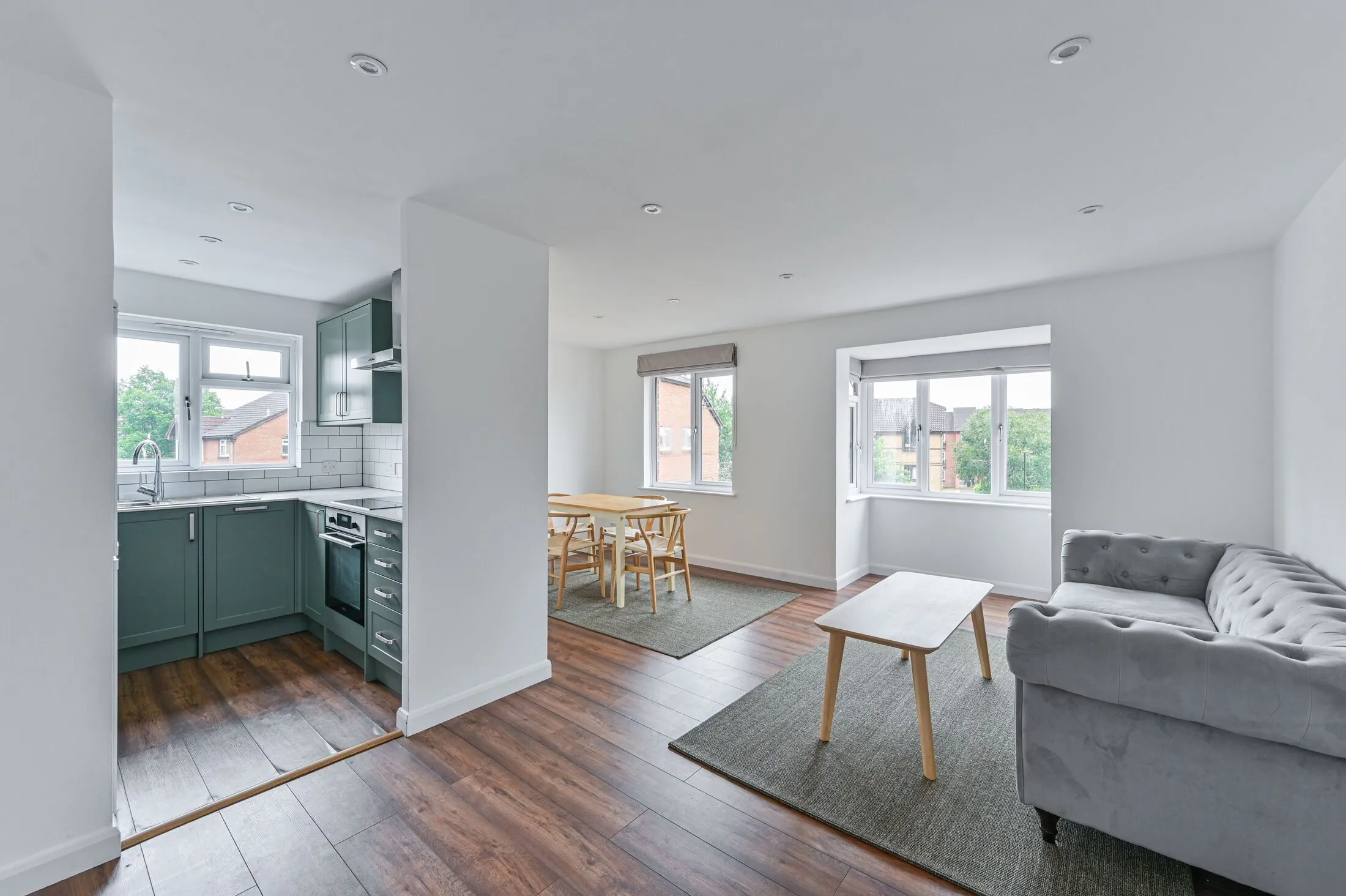 Flat Sterling Gardens in Greater London