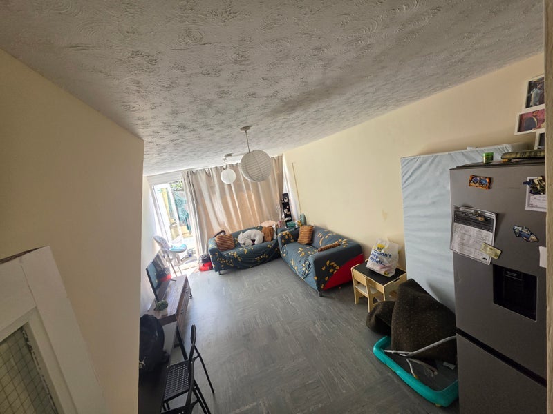 Room Harbridge Avenue in Greater London