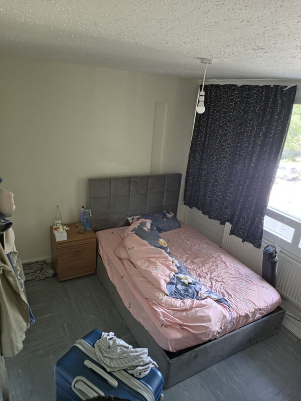 Room Harbridge Avenue in Greater London