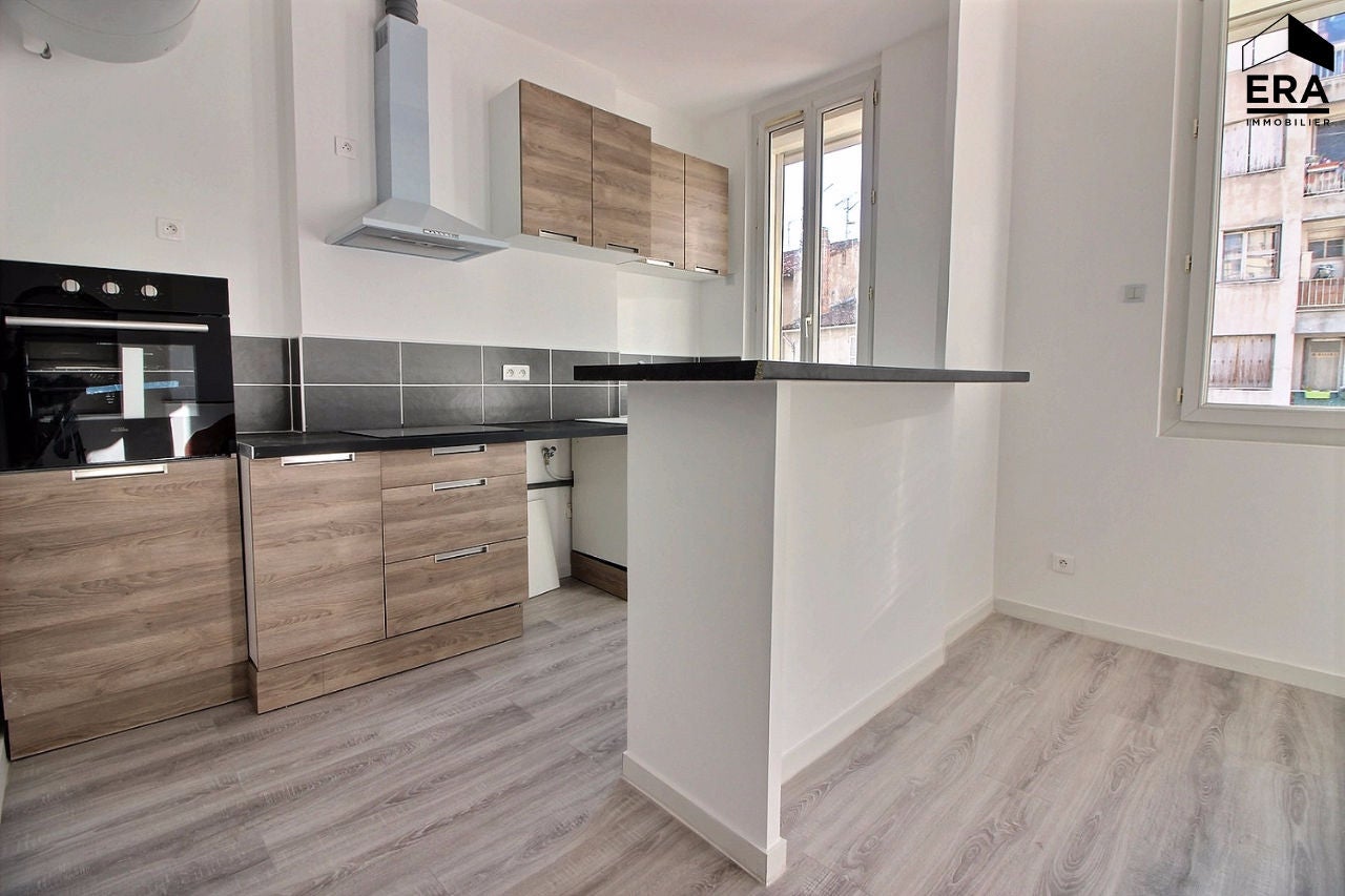 Flat Rue Bravet in Marseille