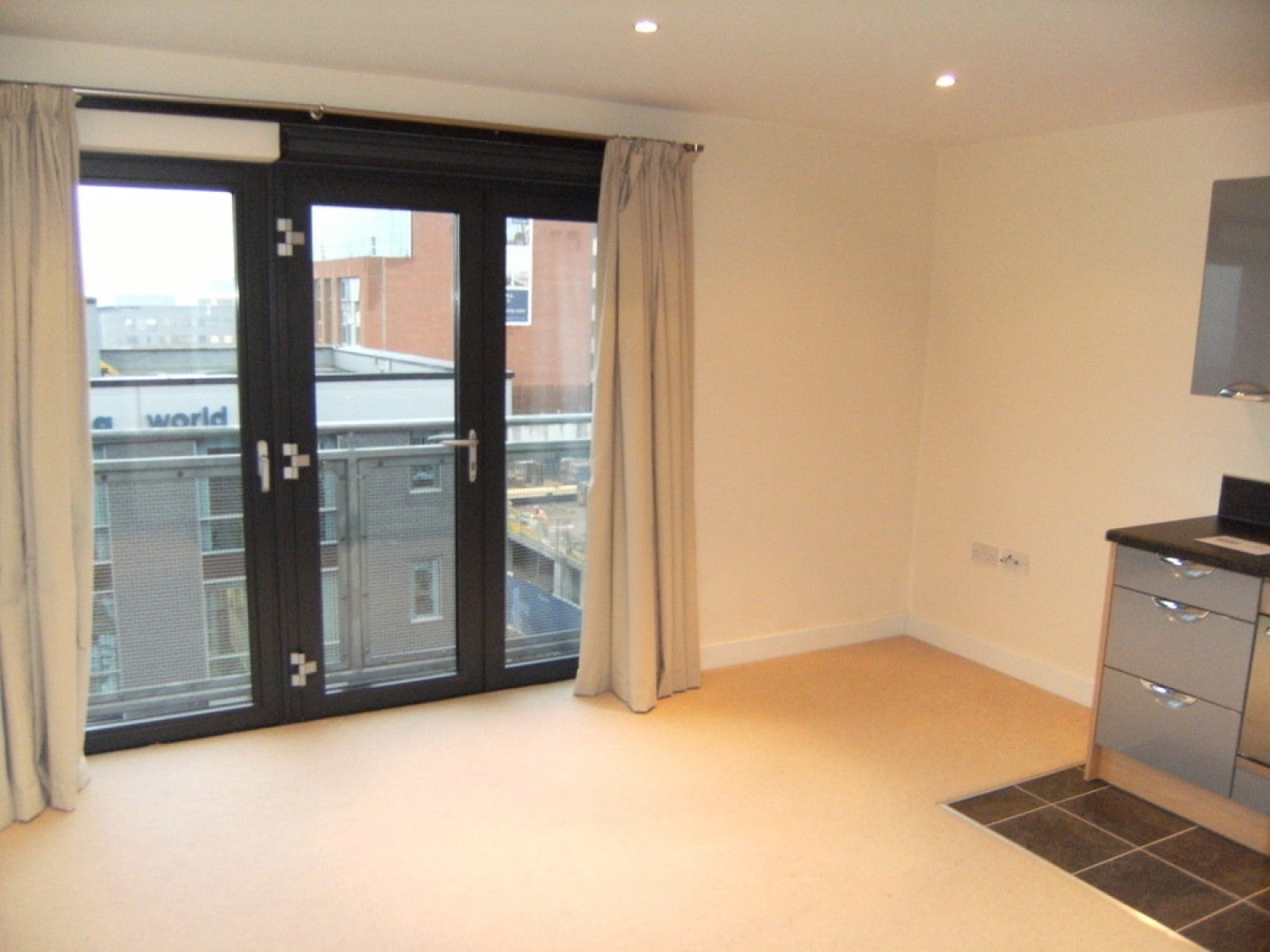 Flat Arundel Street in Sheffield