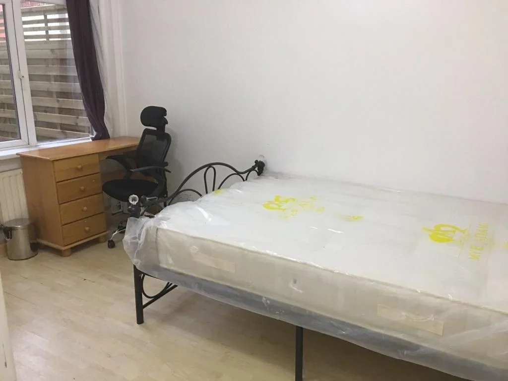 Room Haydn Avenue in Manchester