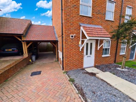 House Merriall Close in Ebbsfleet Garden City