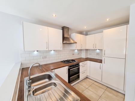 House Merriall Close in Ebbsfleet Garden City