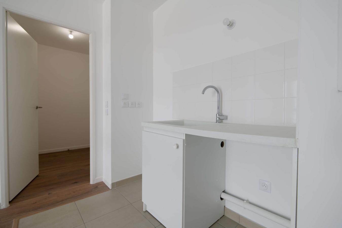 Flat Place des Fontaines in Savigny-le-Temple