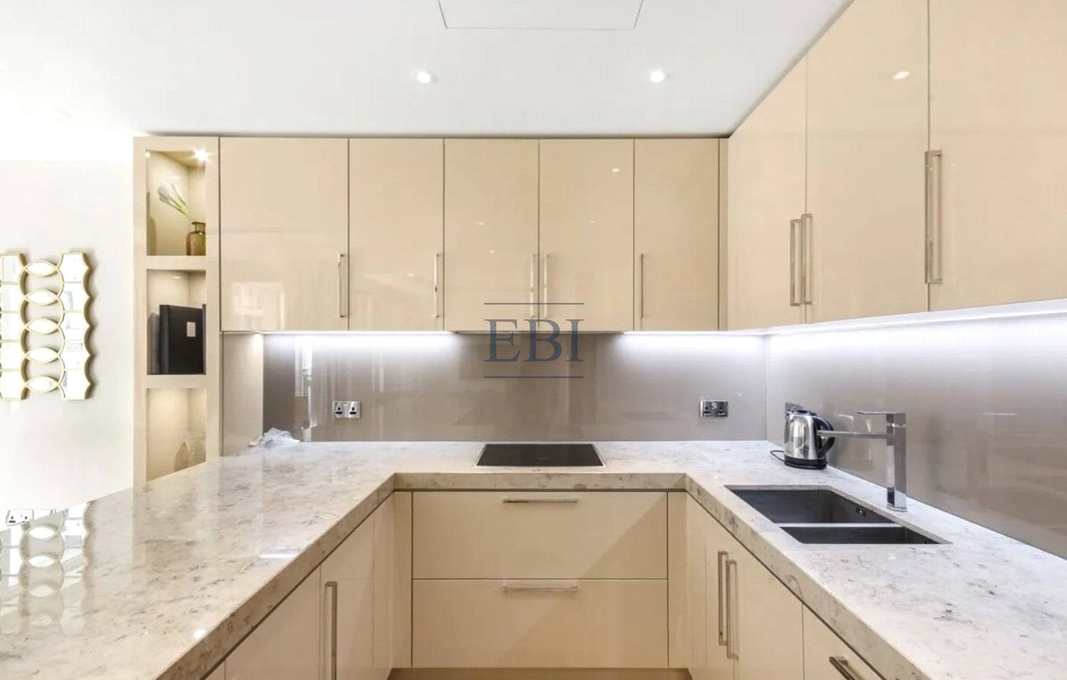 Flat Temple Place in City of Westminster