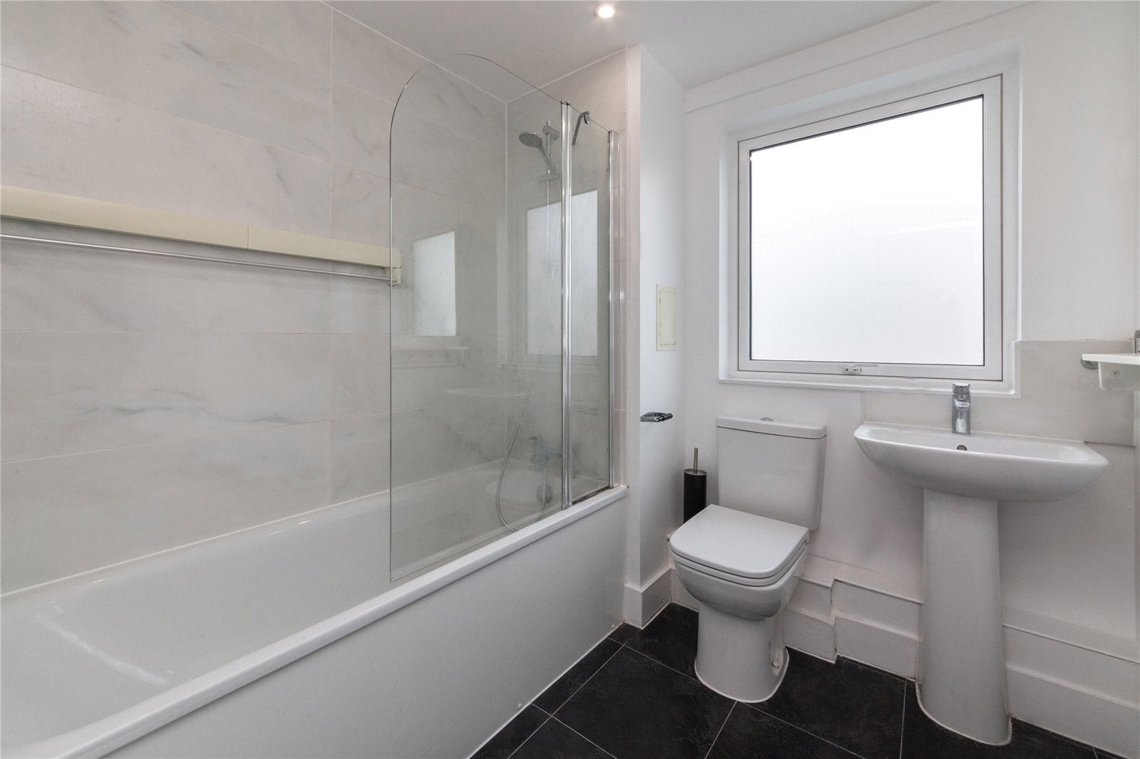 Flat Tiller Road in Greater London
