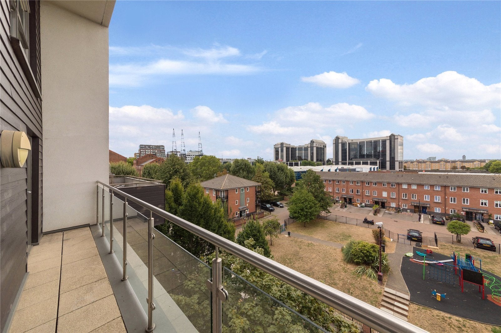 Flat Tiller Road in Greater London
