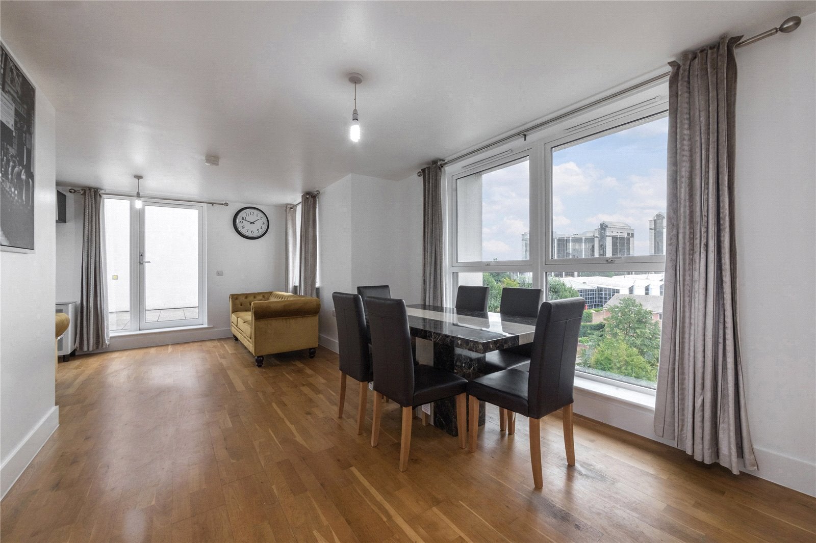 Flat Tiller Road in Greater London