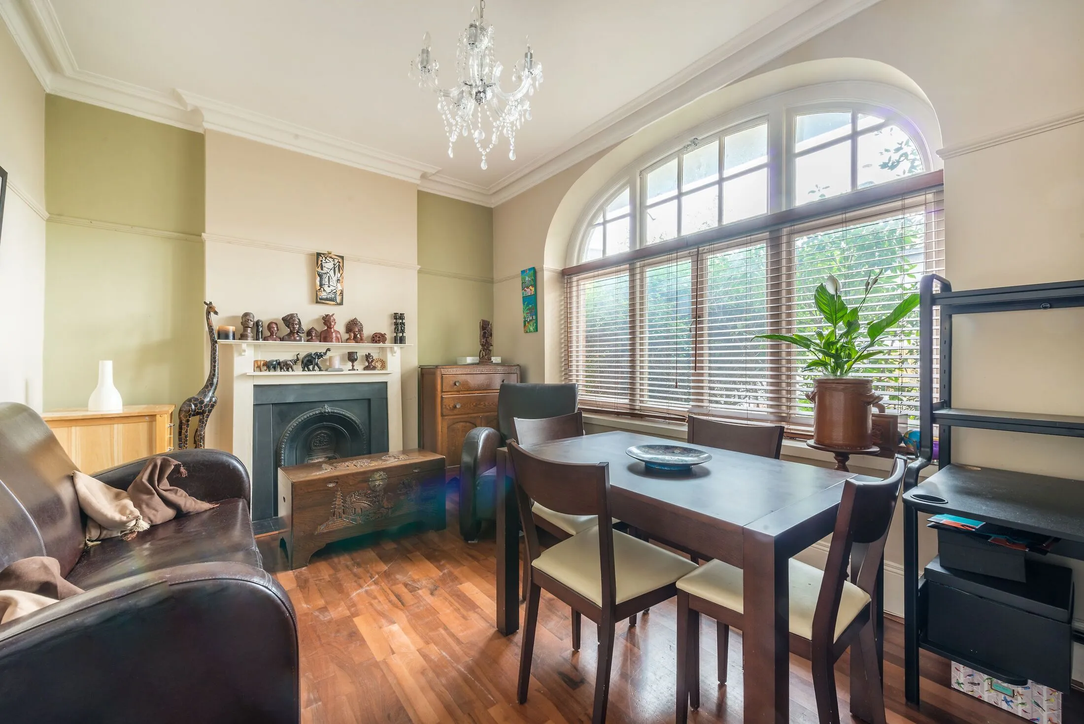 Flat Richmond Road in Greater London