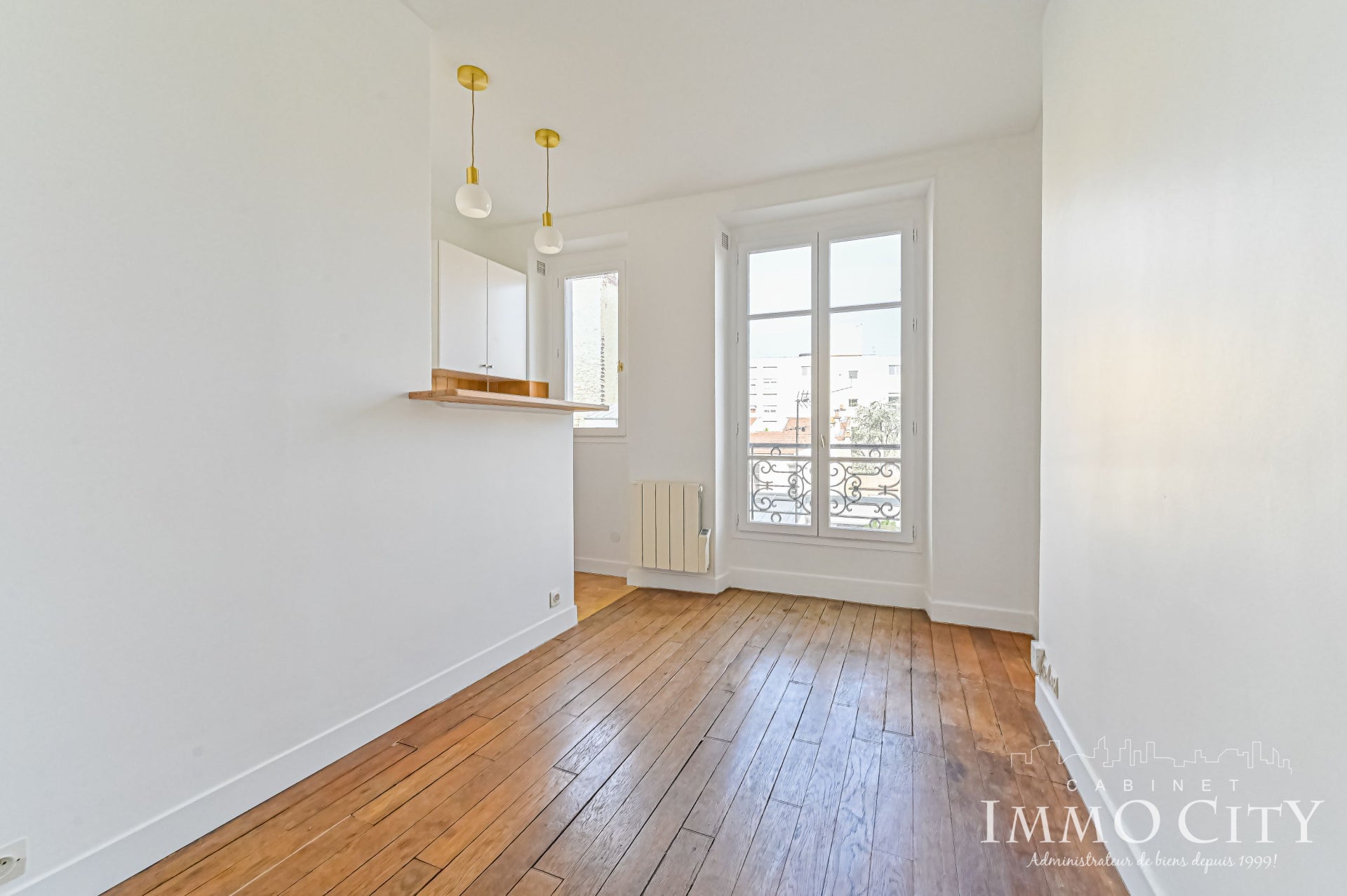 Flat Rue de Chambéry in Paris