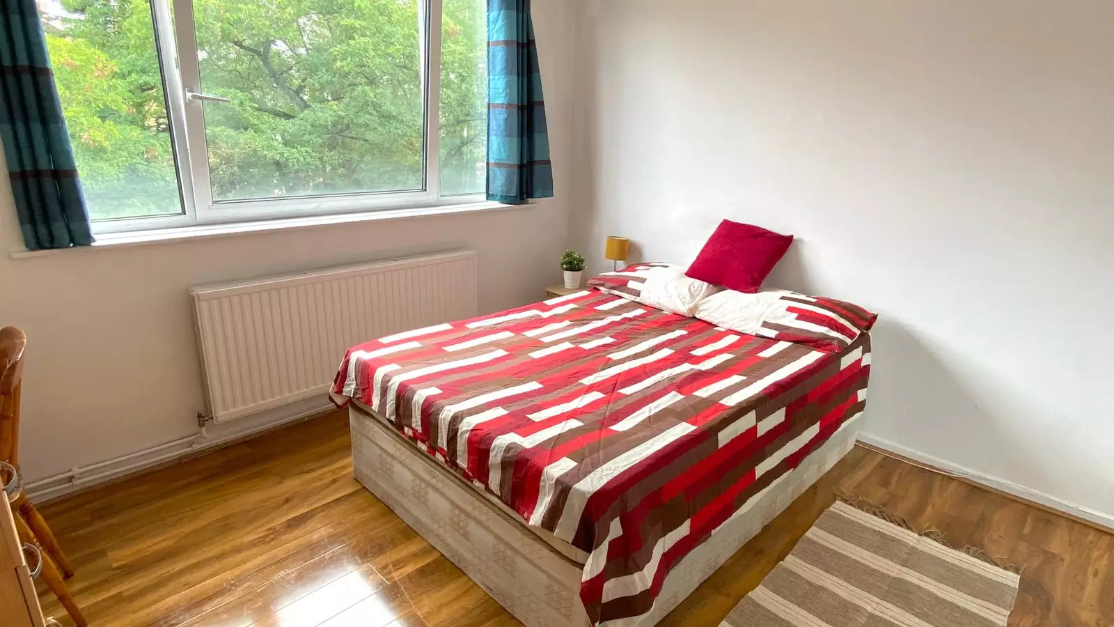 Flat Downfield Close in City of Westminster
