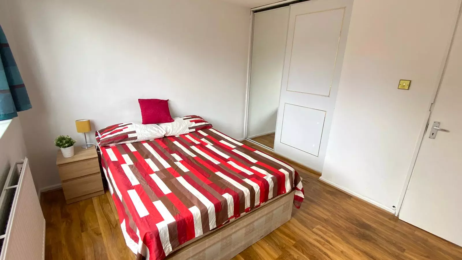 Flat Downfield Close in City of Westminster